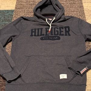 Tommy Hilfiger Charcoal Hoodie Size medium 
Like new!